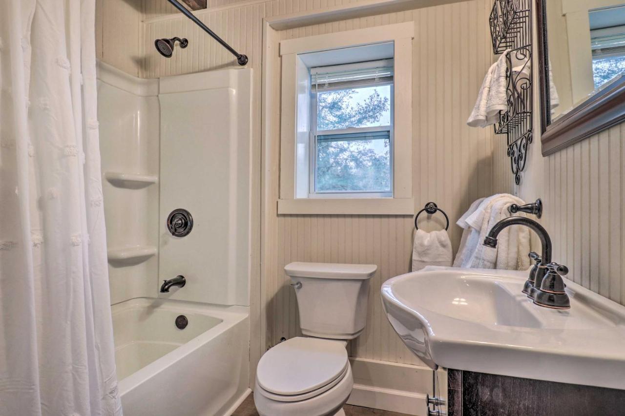 Rustic Hendersonville Farm Studio With Private Deck Zewnętrze zdjęcie
